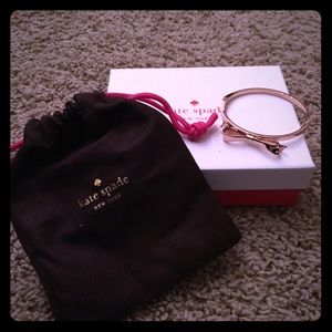 Kate Spade Bangle (rose gold).